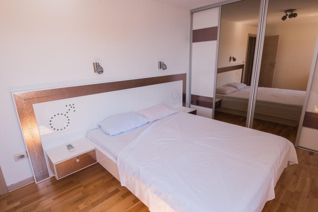 Private Penthouse Djurasevic Lägenhet Sveti Stefan Exteriör bild